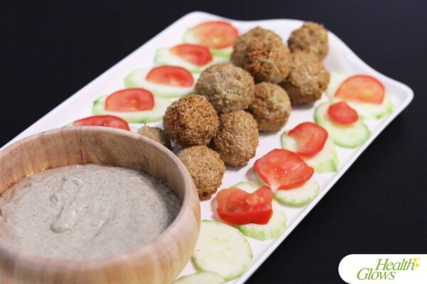 The recipe 'Falafels' from the dehydrator recipe e-book 'Raw yet Warm'.
