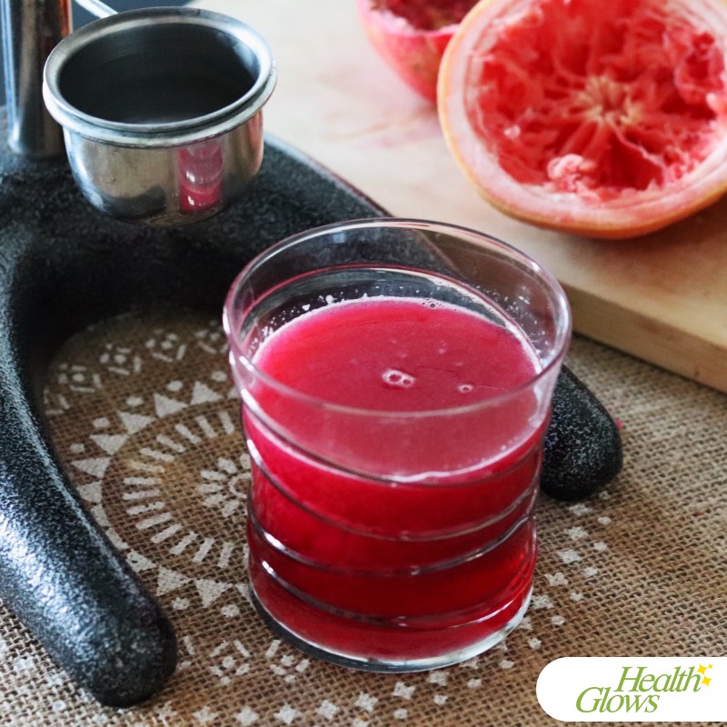 By drinking pomegranate juice, you get easily digestible nutrients from pomegranates.