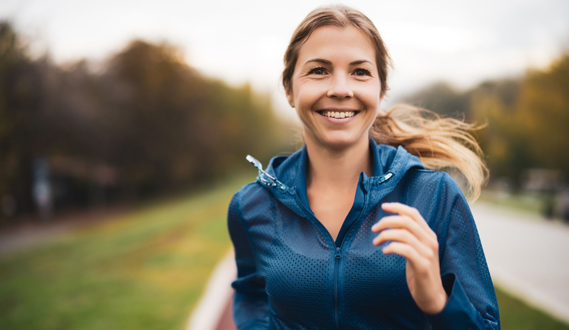 On the "Health Glows" website you get free 5-minute exercises that are interesting and extremely effective for achieving a toned and sculpted body. If you don't have time for a longer workout, introduce just 5 minutes of effective exercises and you'll see how much 5-minute workouts will contribute to your health and sense of vitality!