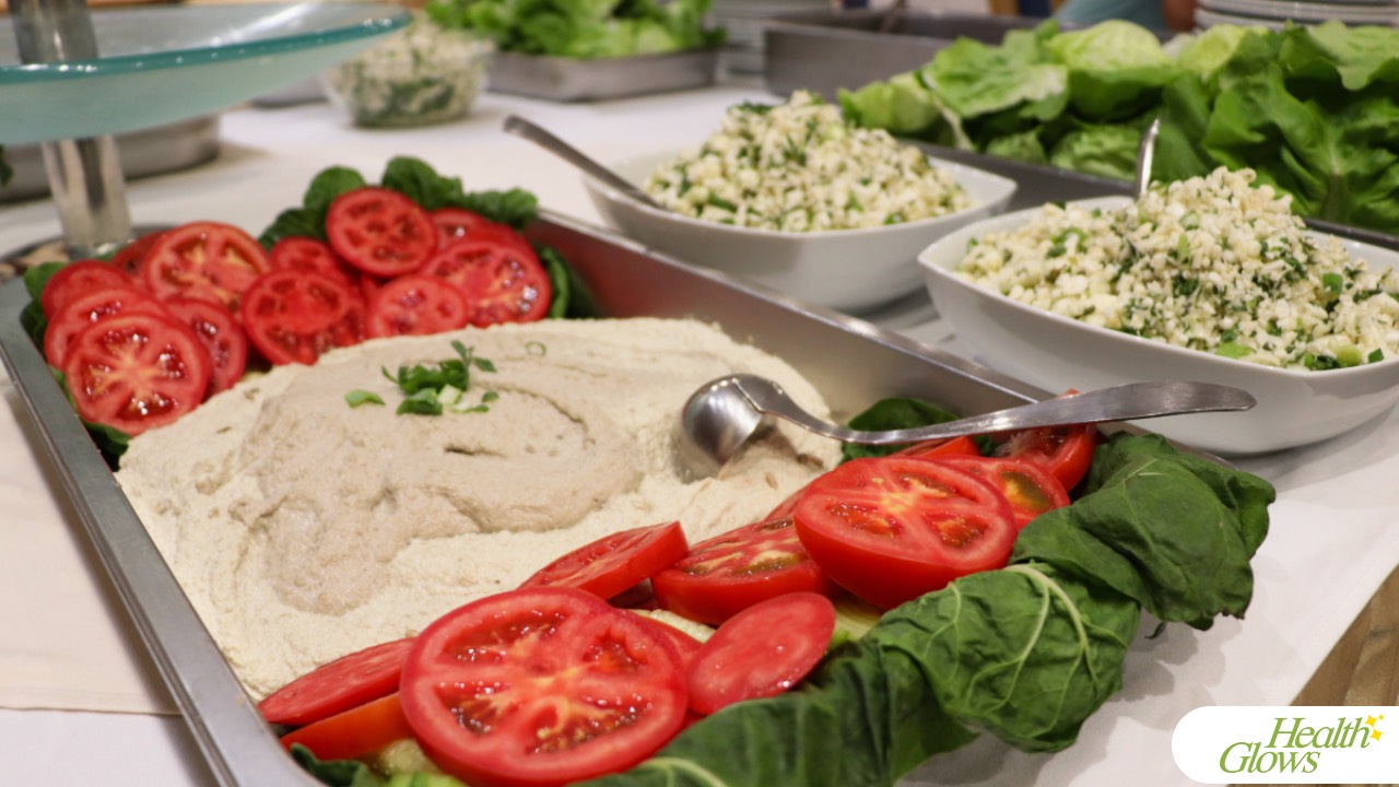 A raw vegan lunch served at the 'Serbian Fruit Festival' in 2023. At the 'Serbian Fruit Festival', guests have the opportunity to experience what it means to eat a raw vegan diet through meals made with fresh produce. In addition, through lectures, the guests of this festival receive top-notch education on a raw vegan diet and health.