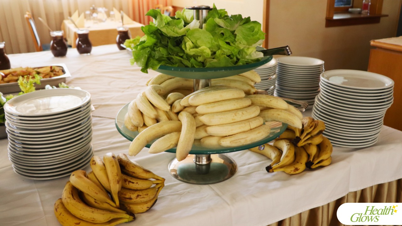 A raw vegan lunch served at the 'Serbian Fruit Festival' in 2023. At the 'Serbian Fruit Festival', guests have the opportunity to experience what it means to eat a raw vegan diet through meals made with fresh produce. In addition, through lectures, the guests of this festival receive top-notch education on a raw vegan diet and health.