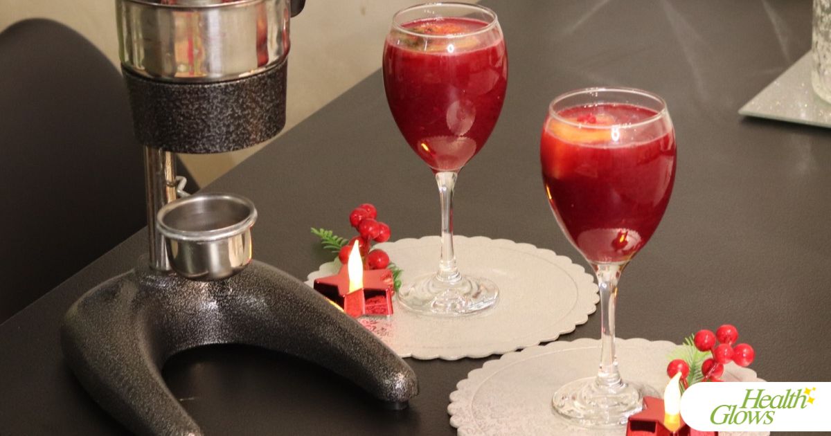 Read more about the article Pomegranate Holiday Drink