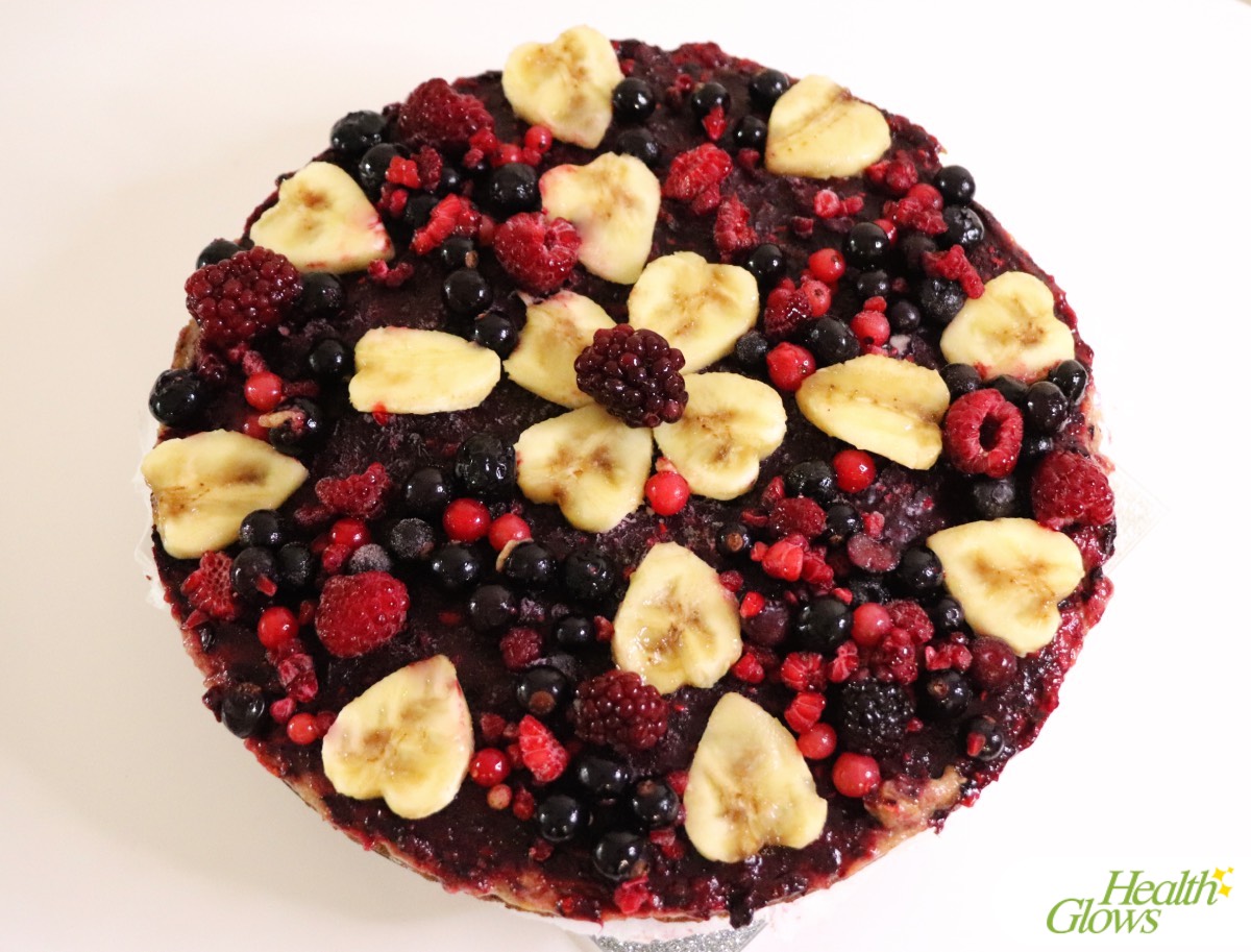 Read more about the article Raw Vegan Banana – Berry Cake